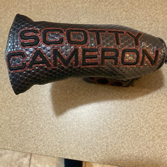 Scotty Cameron putter cover - Picture 3 of 3
